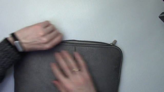 Чехол для MacBook Pro смотреть онлайн