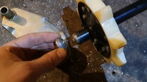 Развалился ведомый вал-балансир гусеницы Буран на Мотоснегокате