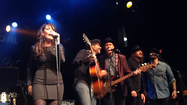 Katey Sagal and the Forest Rangers - The Weight (LA) смотреть онлайн