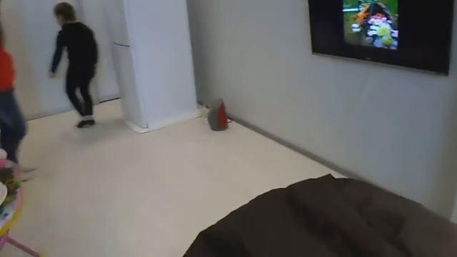 БОНЯ ВСЕХ РАСПУГАЛ Арина с подругой Кирой. /Arina And Her Friend Kira 