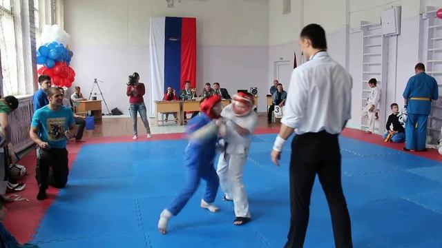 Обухов Николай (В синем) на Открытом Первенстве спортивного клуба "Легион", г. Артем смотреть онлайн