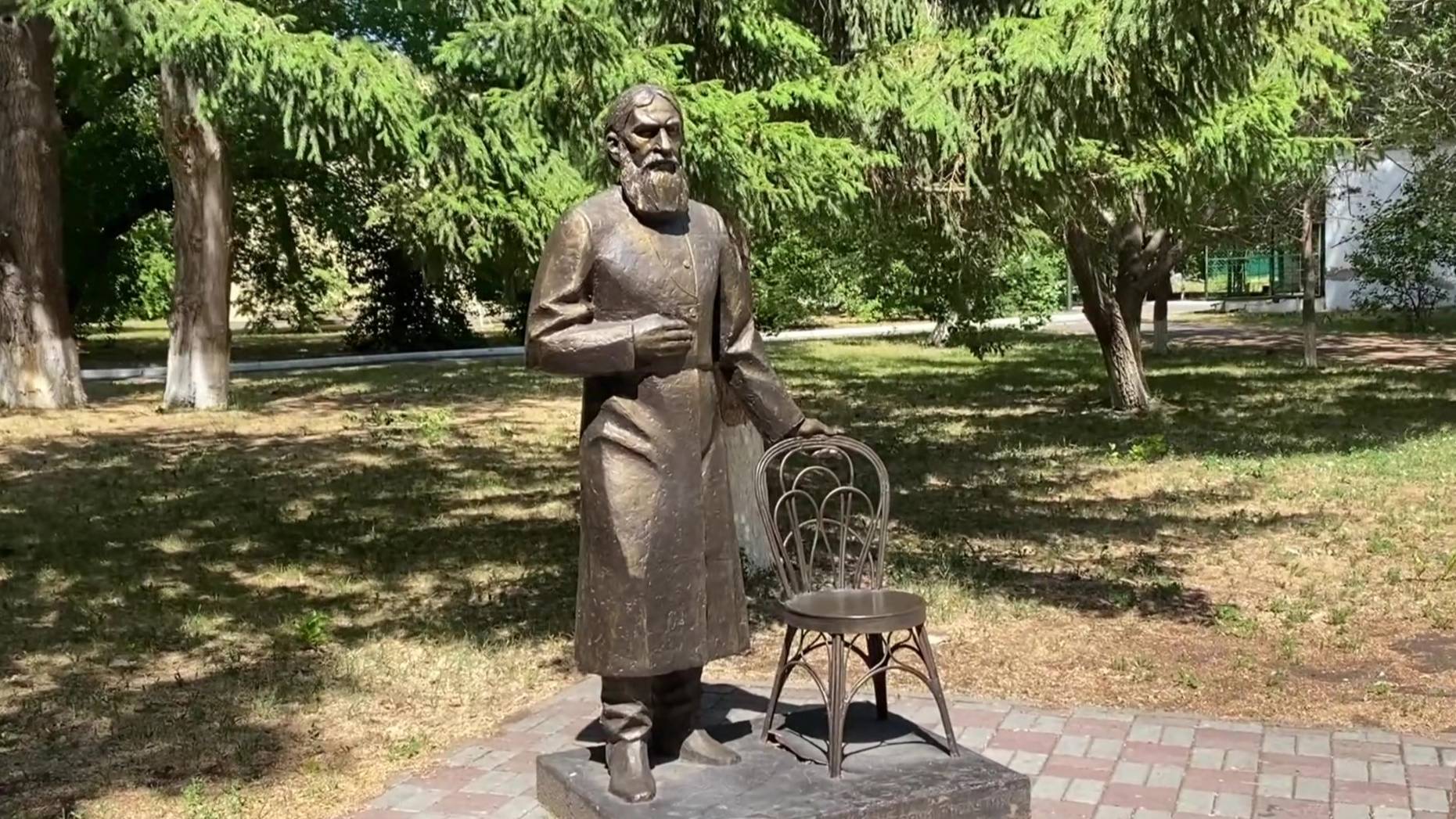 Тюмень. Памятник Григорию Распутину смотреть онлайн