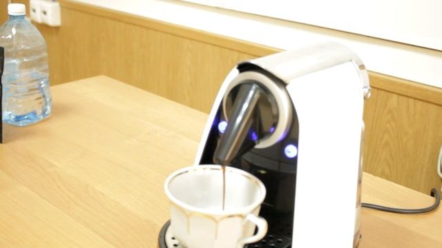 Капсульная кофеварка CINO CN-Z0101 смотреть онлайн