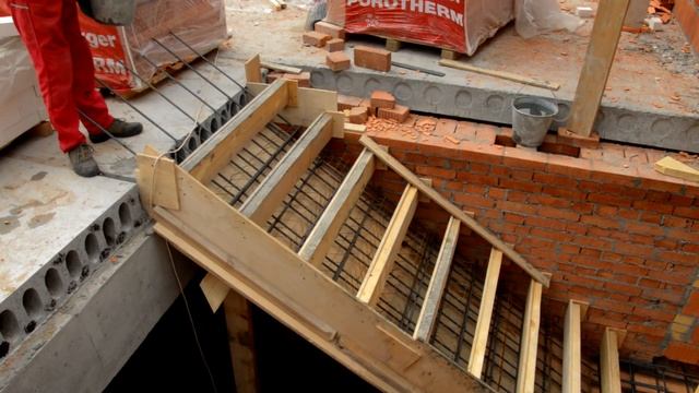 Прямая лестница с площадкой - все этапы смотреть онлайн