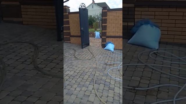 Утепление домов пеной Пеноизол в пустоты по фасаду. Жидкий пенопласт из Пеноизола в зазоры стен. смотреть онлайн