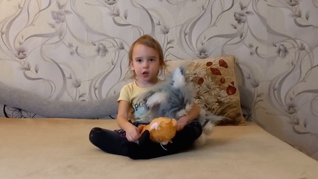 Агния Барто - "Зайка". Исп. Смоленкова Искра (2 года, 9 месяцев) смотреть онлайн