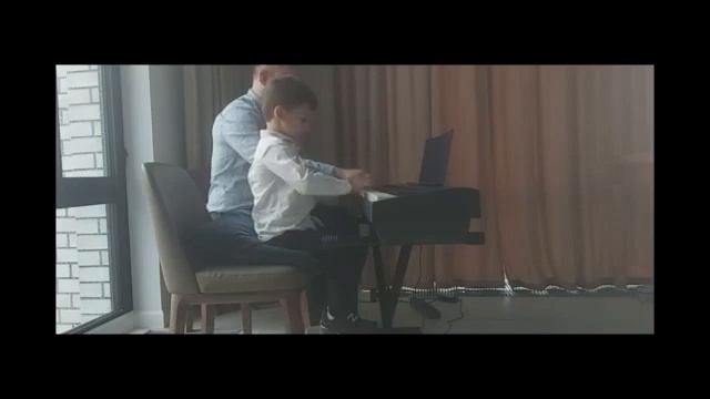 Лёва 5 лет. Вальс собачек, казачок, прыг скок. смотреть онлайн