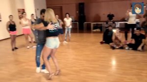 Шикарная мелодия! Падает Снег! KorgStyle