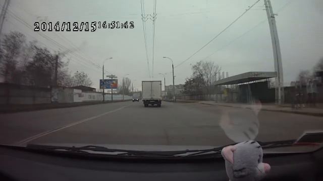 Автоподстава. Херсон. Выдавил под встречную 15.12.2014 смотреть онлайн