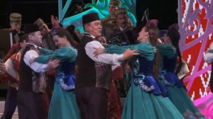 Вдоль да по речке, вдоль да по Казанке — Государственный ансамбль песни и танца РТ. Декабрь 2017 го