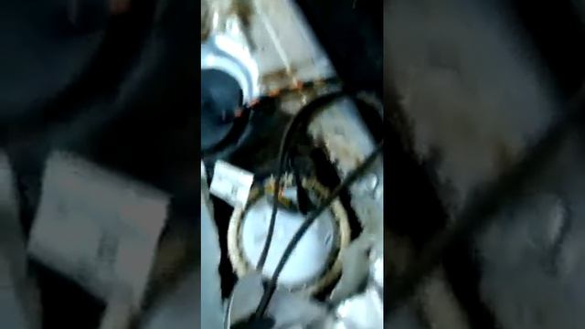 Fuel pump replacement on a 2004 Jaguar X-Type смотреть онлайн