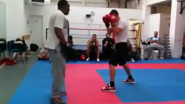 Tim Witherspoon and Bournemouth FSS Boxing Club. смотреть онлайн