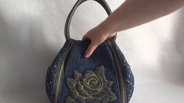 Малышка Ли в увеличенном размере. смотреть онлайн