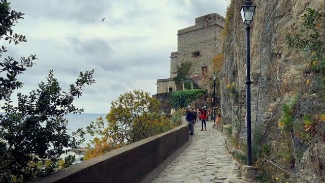 Monterosso / Cinque Terre, Italy Walking Tour - 4K Dolby Vision