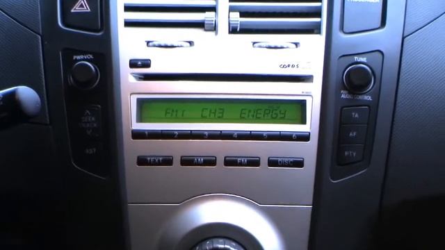 Toyota Yaris 1,0 VVT-i Cool 2007 Granitsilber 103616 www.autohaus.biz/sukneuwulmstorf смотреть онлайн