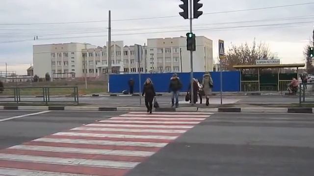 Переход в Комсомольском у школы №43.AVI смотреть онлайн