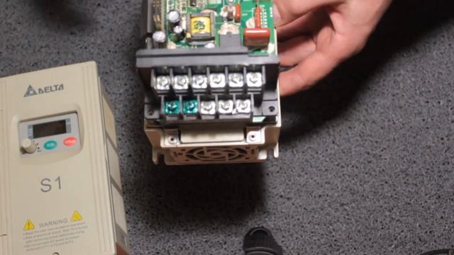 Ремонт частотного преобразователя Delta VFD022S43E смотреть онлайн