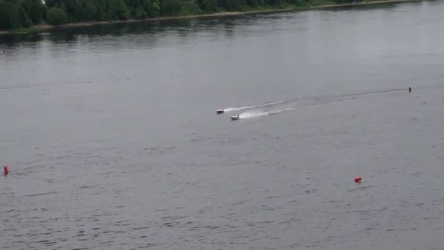 Гонки по Неве на спортивных катамаранах смотреть онлайн