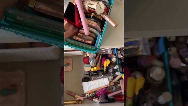 Уборка в КОМОДЕ КОСМЕТИКИ✨ смотреть онлайн