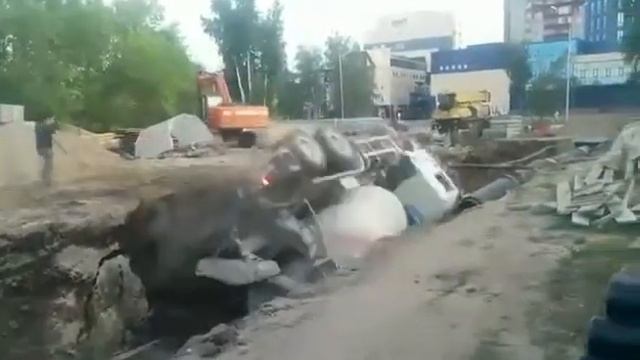 Миксер перевернулся смотреть онлайн