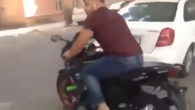 Душанбе фочиии ааа мотоцикл подписать кунен илтимос!!! смотреть онлайн
