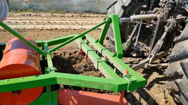 Gredičar-polagač folije BSMLVR9015 / Bed shaper-mulch foil laying machine BSMLVR9015 смотреть онлайн