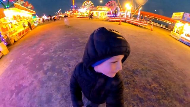 Первый день рождения Захара после переезда в Лондон! Подарки, парк аттракционов, желания... смотреть онлайн