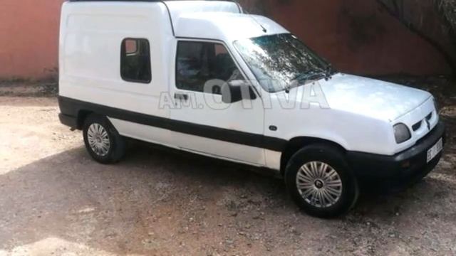سيارة للبيع رقم { 232 } رونو إكسبريس Renault Express ديل الخدمة و لمليح