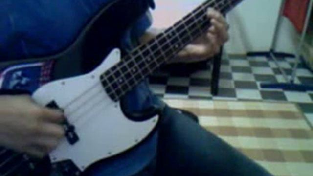 (Bass Cover) Muse - Time Is Running Out смотреть онлайн