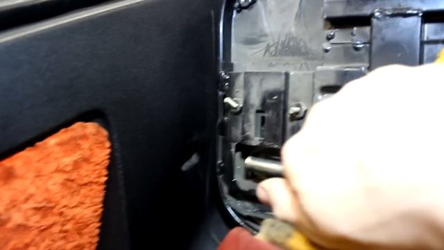 ТАВРОБУДНИ#70 - Защелка спинки заднего сидения, замена. Заглушка заднего амортизатора. смотреть онлайн