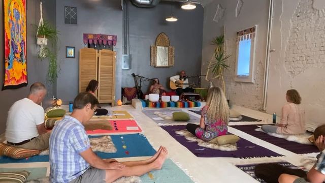 Willow Wind Yoga Kirtan at Kundalini Yoga Studio 8-7-2021 Shree ram jai ram смотреть онлайн