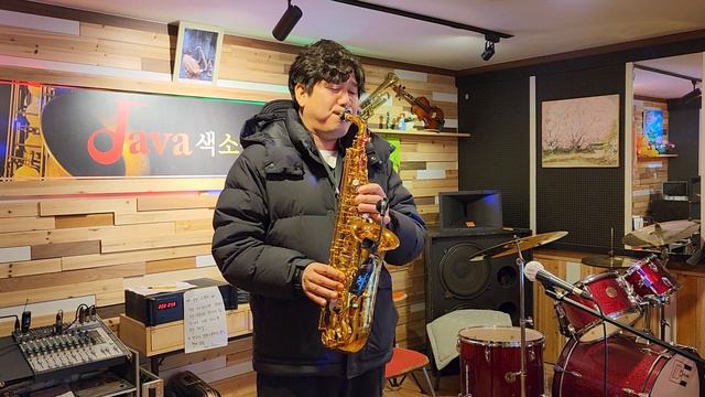 어느 60십대 노부부이야기 - BS Park 색소폰연주 смотреть онлайн