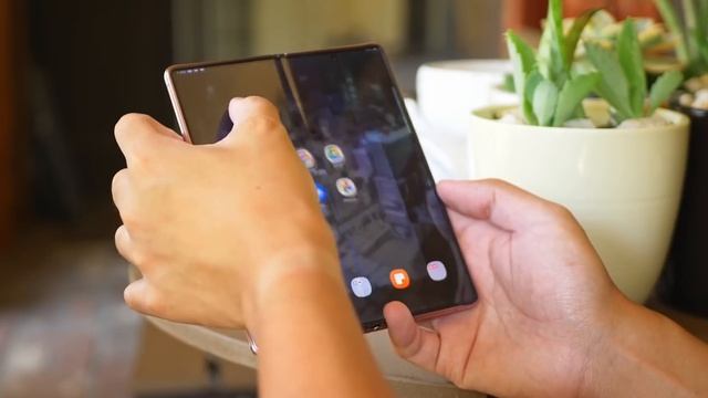 AMD FIXES Samsung Exynos Chips (Console Graphics), iPhone 13 Battery Leaks & more! смотреть онлайн