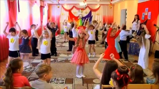"Мы - маленькие звёзды!" Танцевальный флешмоб в детском саду смотреть онлайн
