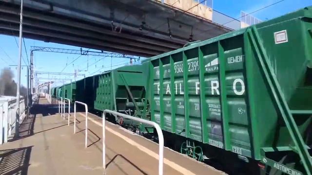 ВЛ10-1510/ТЭМ2-??? с грузовым поездом на станции Фроловское смотреть онлайн