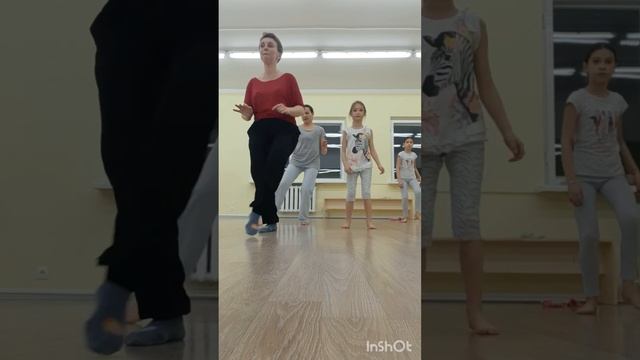 Лучшая семья - радостная семья!Семейные занятия - танцы народов мира в Минске смотреть онлайн