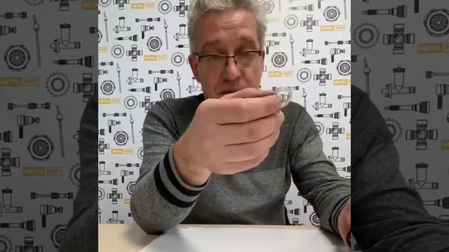 Распилили подшипник помпы (насос водяной) для УАЗ — смотрим, как он сделан смотреть онлайн