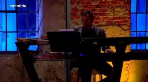 Эбру Шахин потрясающе исполняет Ederlezi