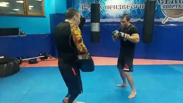 Отрабатываем удары на макиварах смотреть онлайн