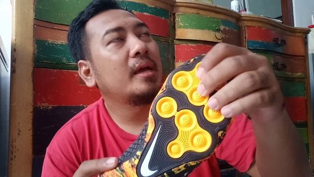 Preview Nike React Gato смотреть онлайн