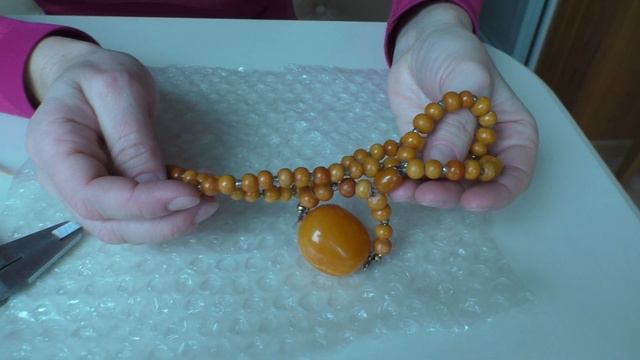 Антикварные янтарные бусы или четки, больше 100 лет Antique amber rosary смотреть онлайн