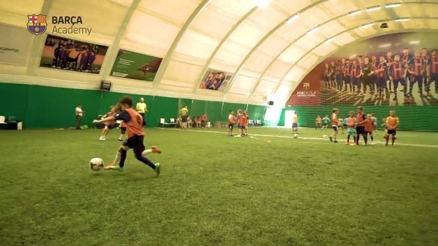 Экскурсия по футбольной базе BARCA Academy Moscow на Ходынке смотреть онлайн