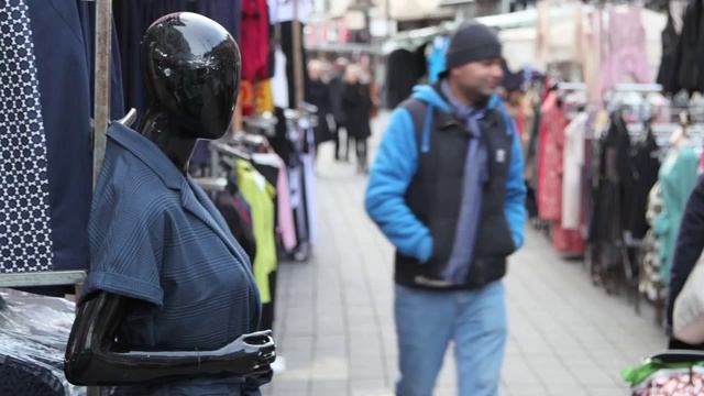 Laurie: Petticoat Lane смотреть онлайн