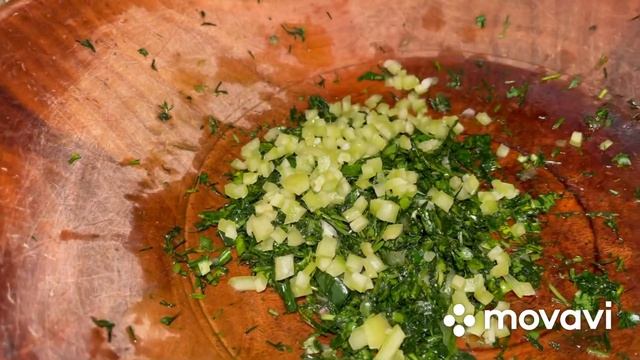 Курутоб таджикский национальной блюда.
Вкусный еда с многими ингредиентами.Колоритный,ситный . смотреть онлайн