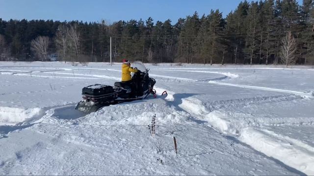 Ребёнок рванул на Папином снегоходе BRP Lynx Commander 900 смотреть онлайн