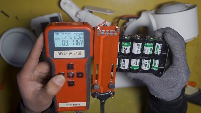 电烙铁能焊接18650锂电池吗？ 来一起看看焊接后会怎么样？焊不好很可能会导致电芯报复？ смотреть онлайн