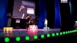 Патимат Кагирова и девочка танцуют лезгинку))