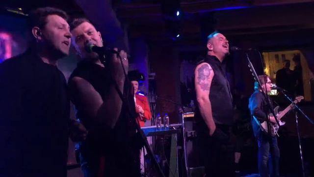 Максим Леонидов & Hippoband-От Питера до Москвы смотреть онлайн