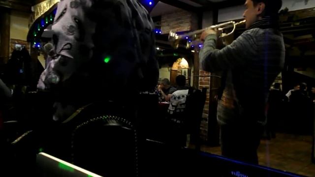 Николай Донецкий "Дружба"(Андрей Фролов-труба).Музыканты в ресторане г.Казань. смотреть онлайн