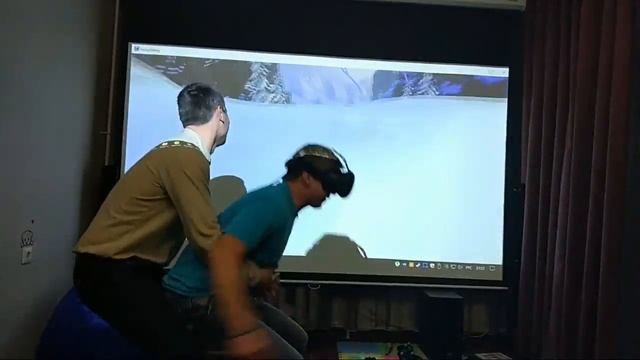 Виртуальная реальность! Спуск на лыжах, ржач :) Прикол. Лось ".лять" ))) смотреть онлайн